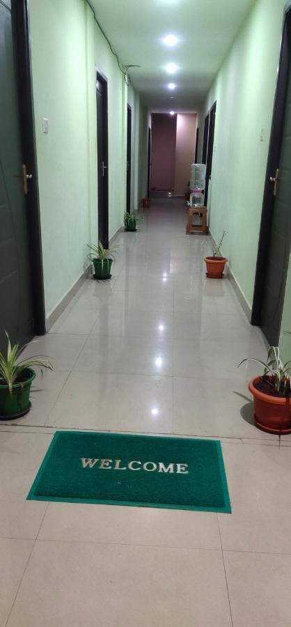 J J Residency Hotel Pondicherry Exterior foto