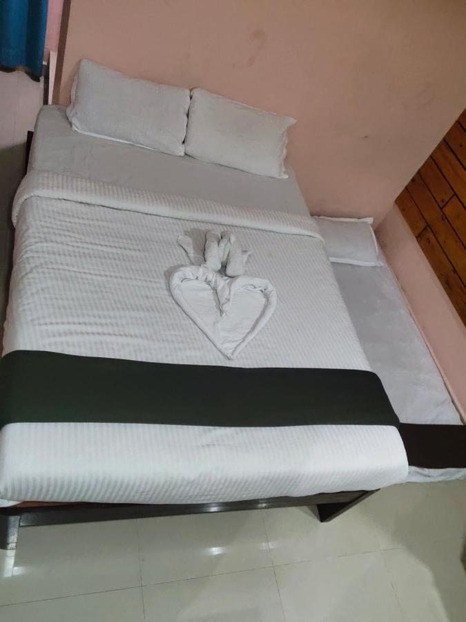 J J Residency Hotel Pondicherry Exterior foto