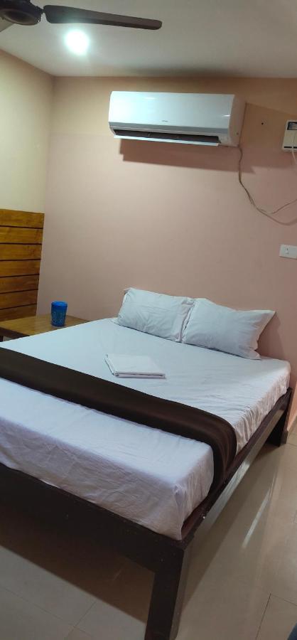 J J Residency Hotel Pondicherry Exterior foto